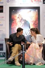 Nimrat Kaur, Akshay Kumar promote Airlift in Kolkata on 14th Jan 2016